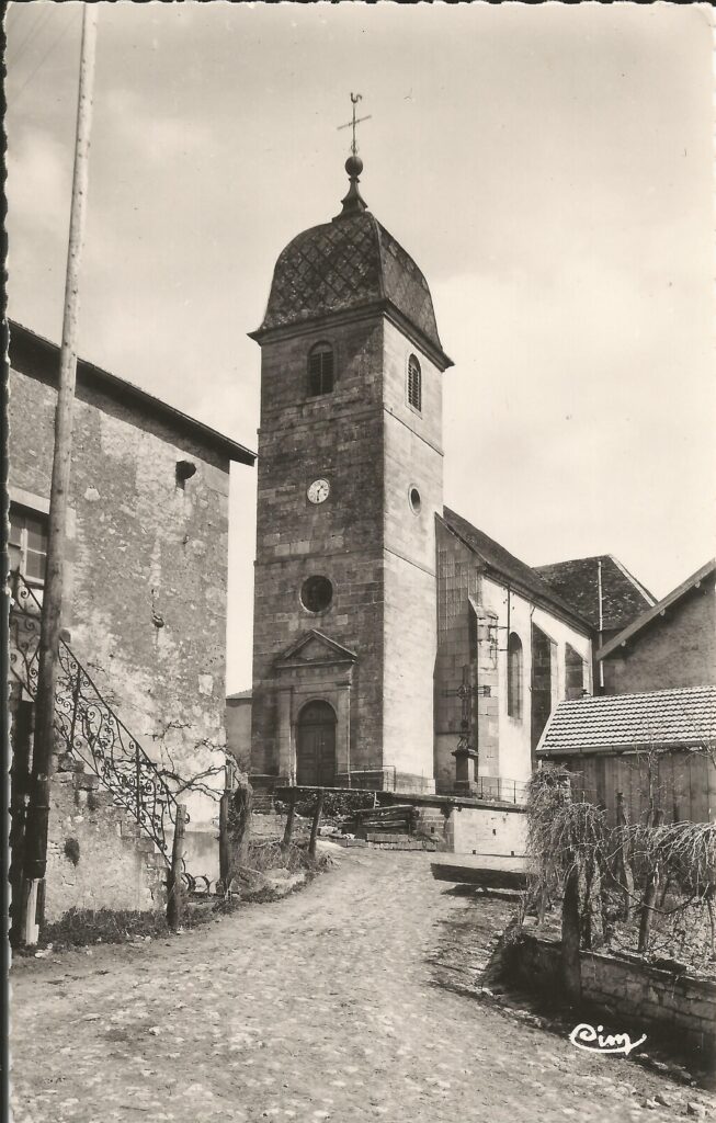 Carte postale ancienne représentant l'église de Villers-lès-Luxeuil